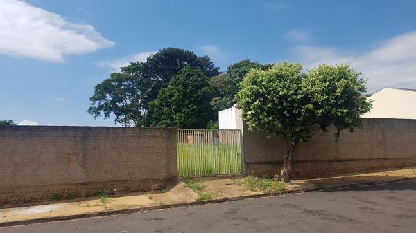 Imóvel Comercial no PALMEIRAS em Dracena-SP