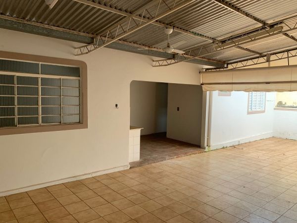 Imóvel Comercial no CENTRO em Dracena-SP