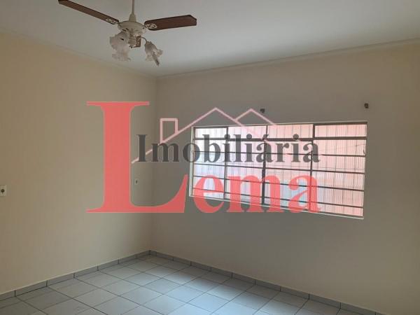 Imóvel Casa + Salão Comercial no CENTRO em Dracena-SP