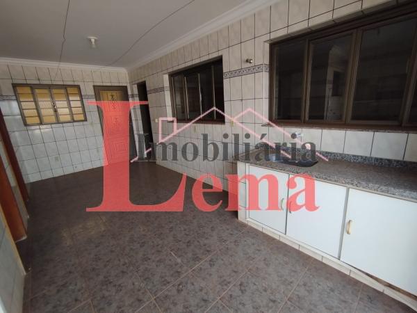 Imóvel Casa + Salão Comercial no CENTRO em Dracena-SP