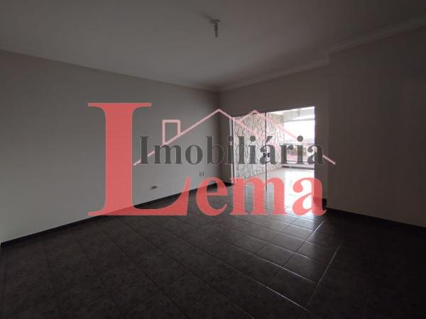 Imóvel Casa + Salão Comercial no CENTRO em Dracena-SP