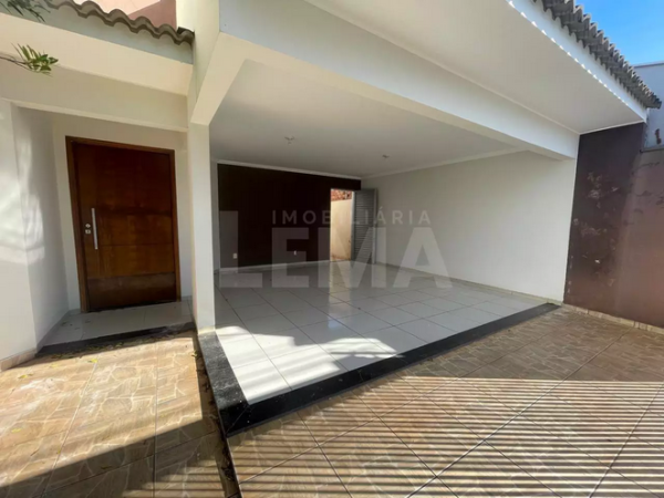 Imóvel Casa no VITÓRIA RÉGIA  em Dracena-SP